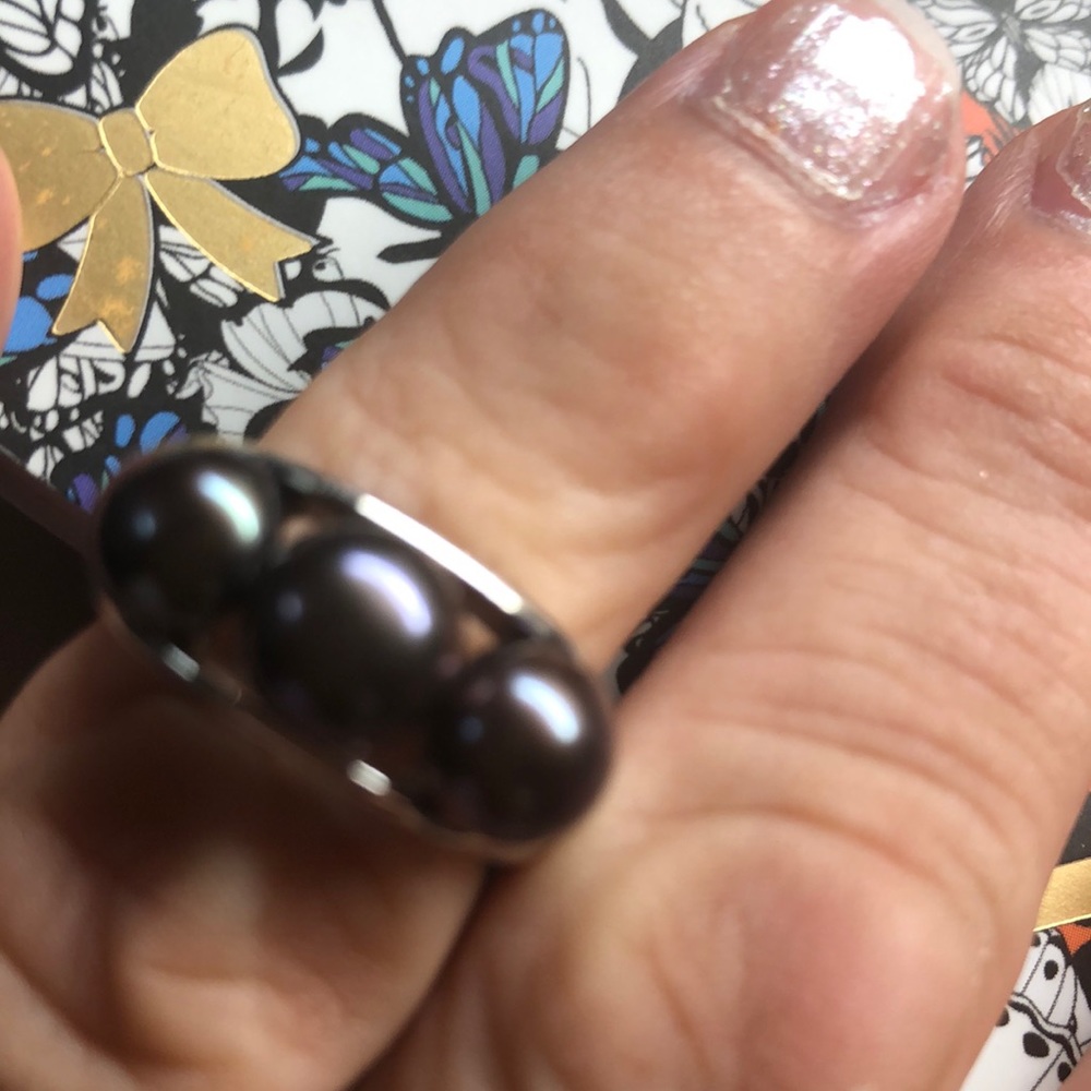 Three tactician pearl ring